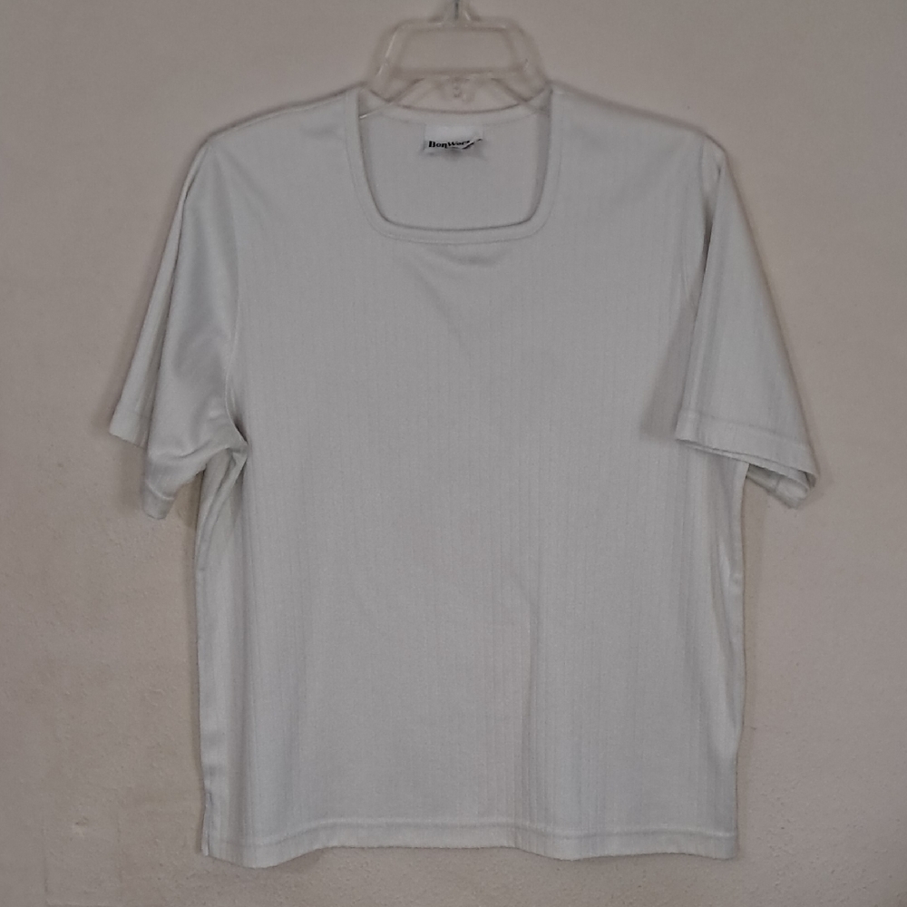 BonWorth Women's Size Medium White Textured Top